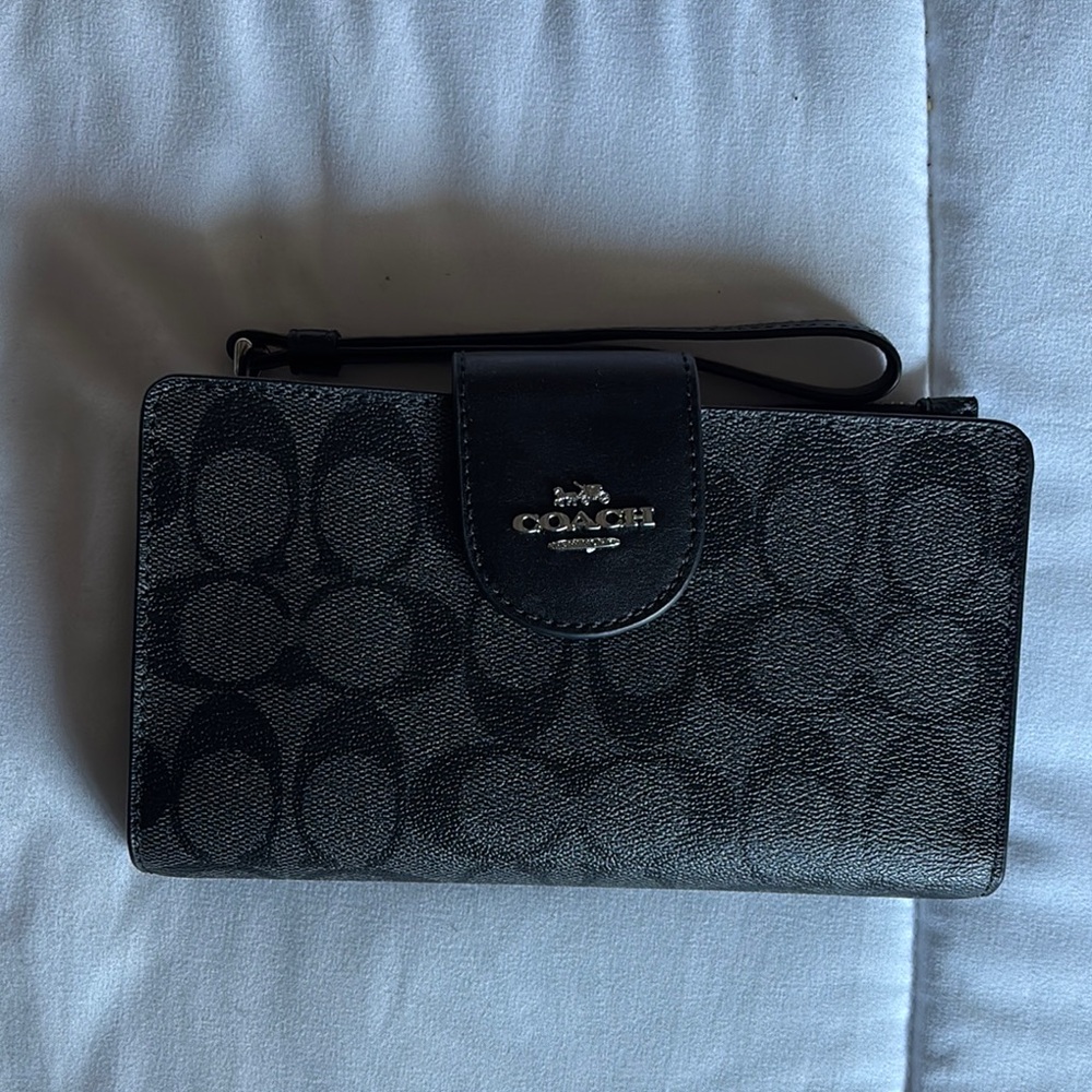 Coach Black Wristlet Wallet never used